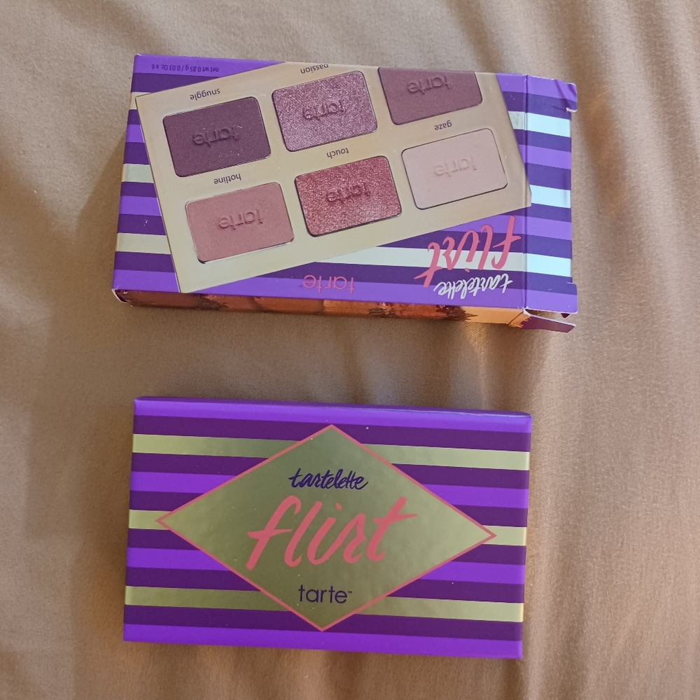 BN in box Tarte Flirt Palette